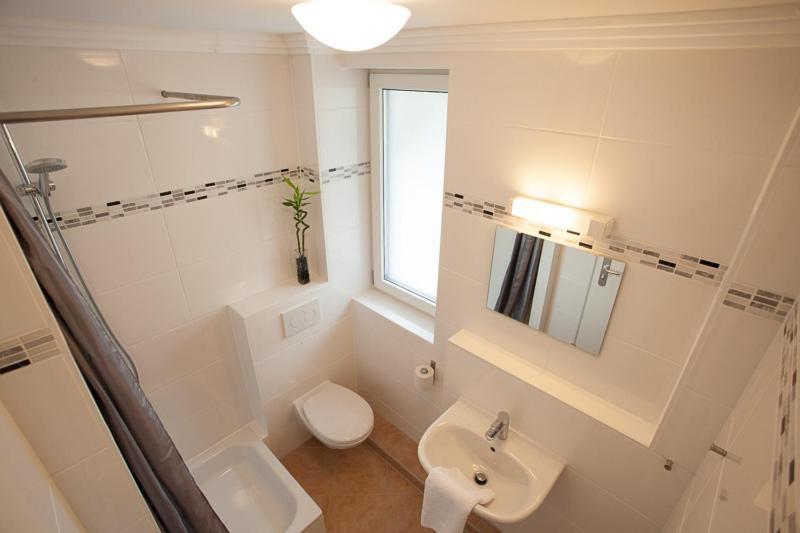 Twin or Double Room,1084303582:JPEG